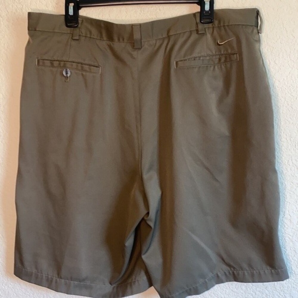 Nike golf shorts Dri fit brown 38 pockets sport Athletic mens EUC - Picture 4 of 7